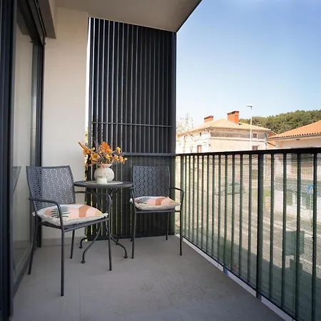 Gold With Free Parking Appartement Pula