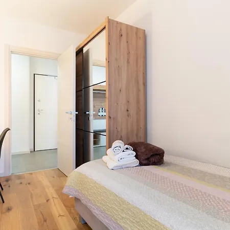 Gold With Free Parking * Pula