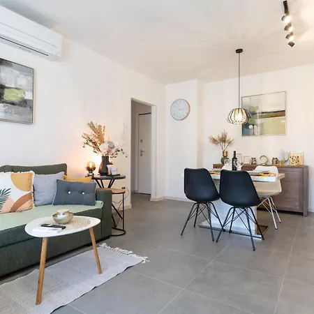 Gold With Free Parking Pula