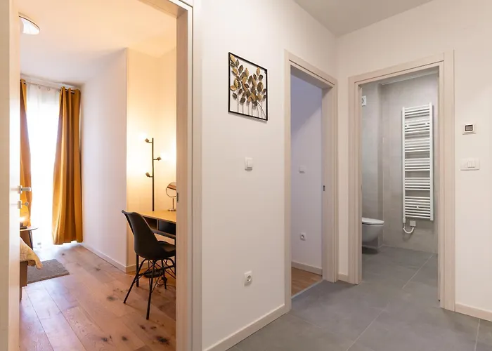 Gold With Free Parking Pula